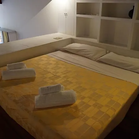 Apartament Flatinrome Trastevere 9 *